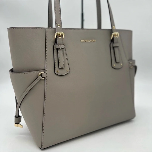 Michael Kors Voyager Tote Bag Pearl Grey - Picture 3 of 11